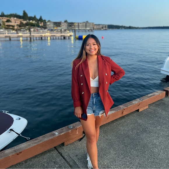 Meet your Posher, Alynda - Picture 1 of 1